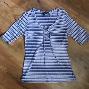 Cute striped top!